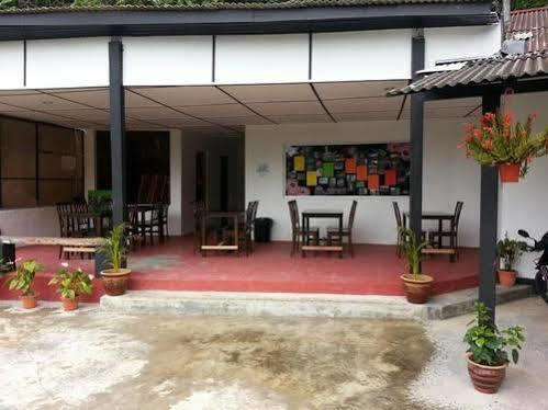 Dew Drop Inn Tanah Rata Esterno foto