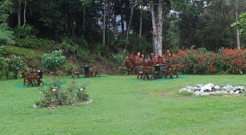 Dew Drop Inn Tanah Rata Esterno foto